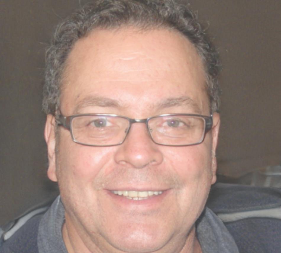 Portrait von Tobias Eichmann